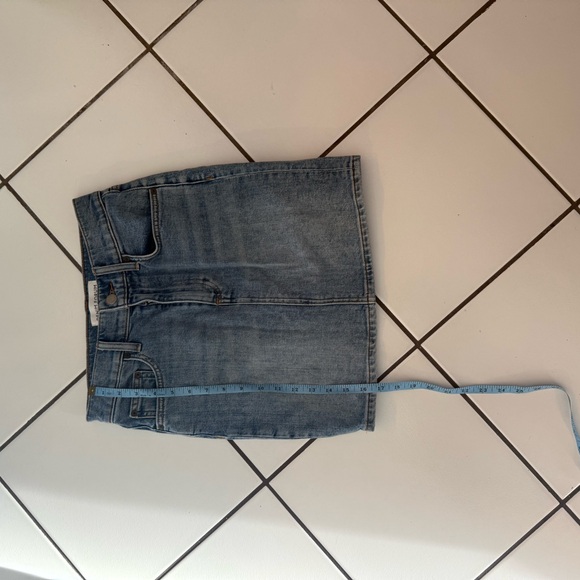 Denim Forum - The Pin-Up Denim Skirt - Picture 2 of 4